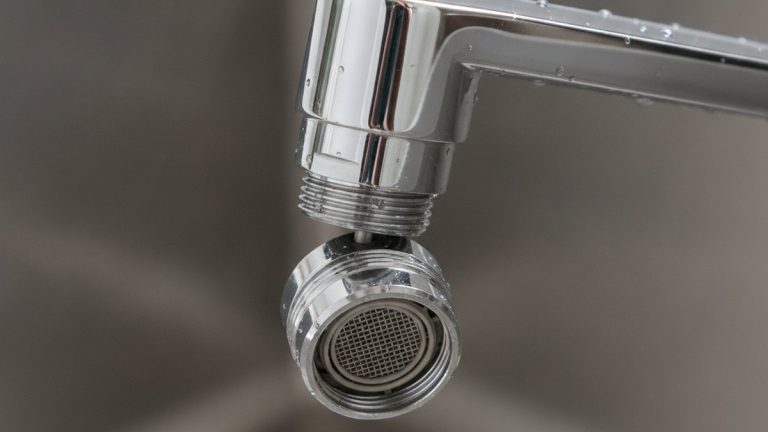 How Do You Remove a Kitchen Faucet Aerator on a Moen When It’s Stuck? (How to Remove Kitchen Faucet Aerator Moen)
